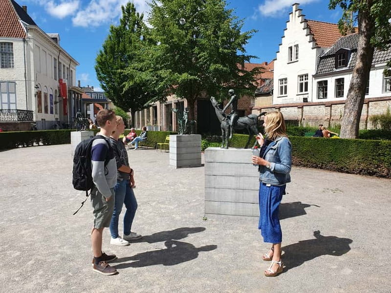 Thé best chocolate in Bruges! Private tour! - Ending at the Beguinage of Ten Wijngaerde