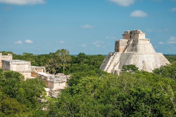 Tour to Uxmal Kabah and Chocolate Museum from Mérida - A three-course Yucatecan lunch at Halach Huinic