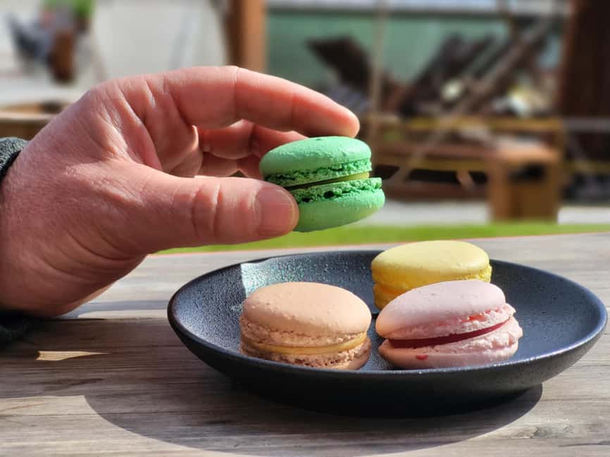 Tromsø Sweet Temptations tour: afternoon tea & chocolates - The Northern Lights cake tasting