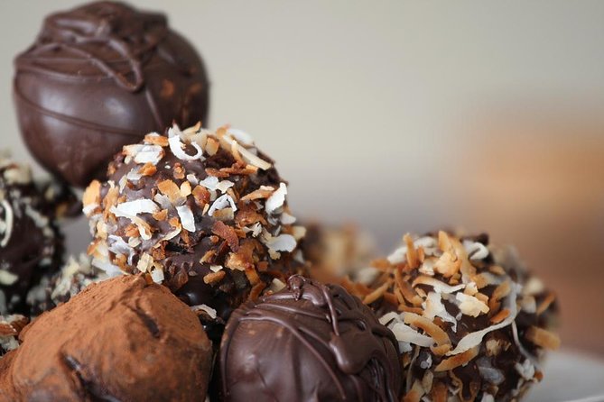Turin Sweet & Chocolate Walking Food Tour by Do Eat Better - Pastries near Largo Vittorio Emanuele II