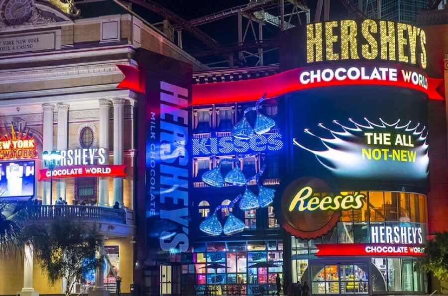 Vegas: Taste, Explore & Shop Chocolate Tour - M&M’s World, with new flavors and a souvenir