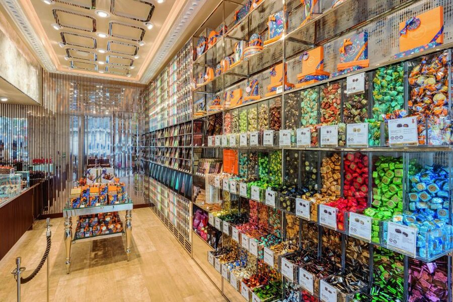 Venchi Rialto: Chocolate Tasting Experience in Venice - Tasting six chocolates, one bite at a time