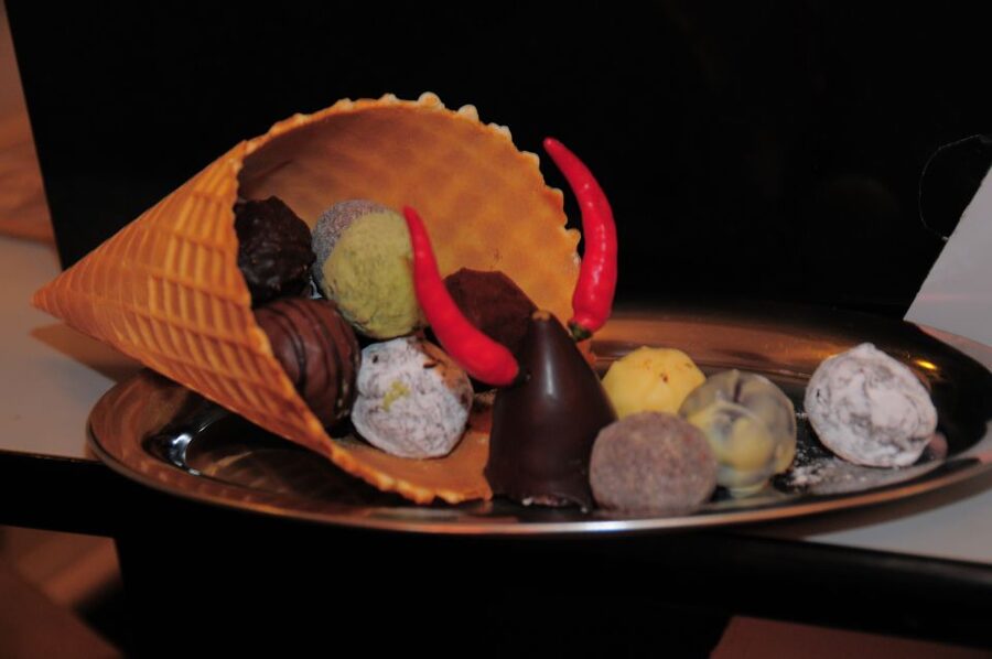 Vienna: 2.5-Hour Viennese Coffee, Cake, and Chocolate Tour - The first coffeehouse sets the tone