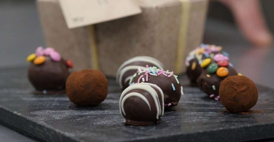 York: Introduction to Chocolate Making Experience - Turning chocolate into smooth ganache