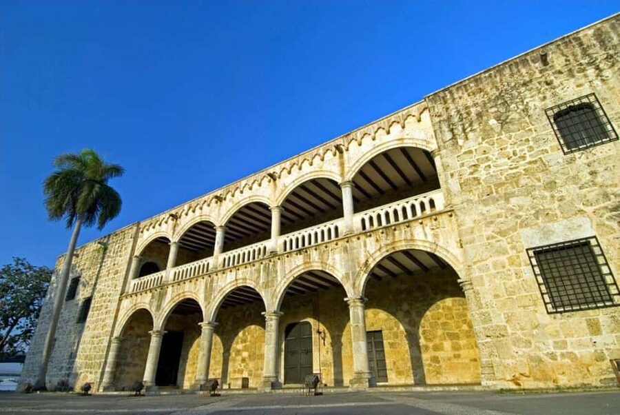 Zona Colonial: Recorrido Histórico con Chocolate y Mamajuana - The Royal Houses and Plaza España