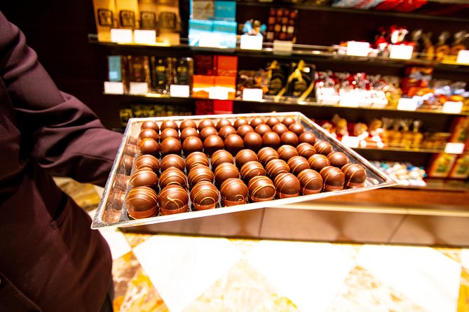 Zurich: Chocolate Tasting and Walking Tour with a Local - Four stops, four chances to taste Zurich