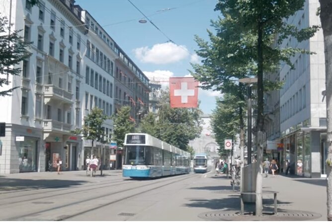 Zurich tour with Lake Zurich Cruise & Lindt Chocolate Experience - Timing, pickup, and group fit